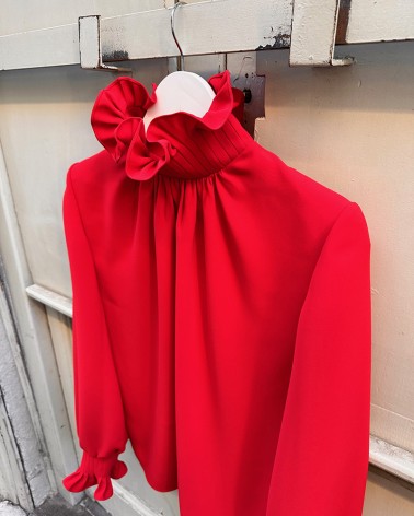 Collar ruff strawberry blouse