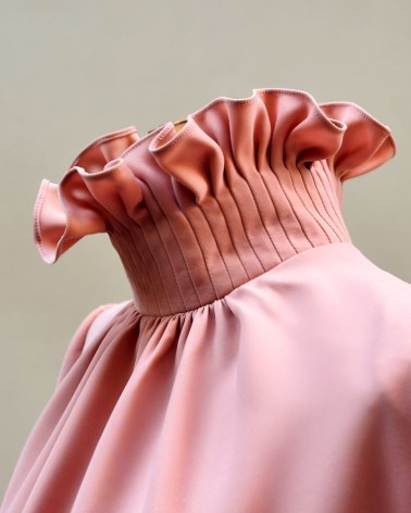 Blusa cuello gorguera nude