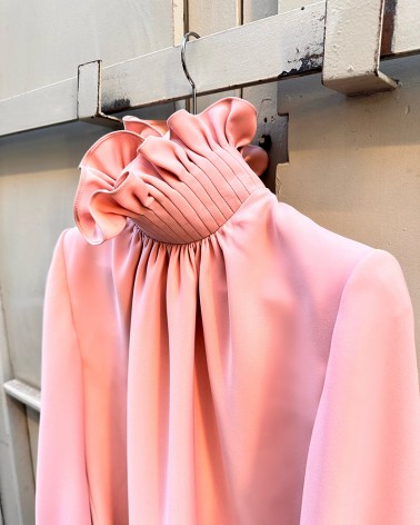 Blusa cuello gorguera nude