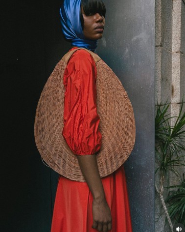 BIVALDA SHOULDER BAG (BIG SIZE)NUDE