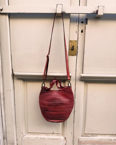 Bolsito cesta en piel borgoña