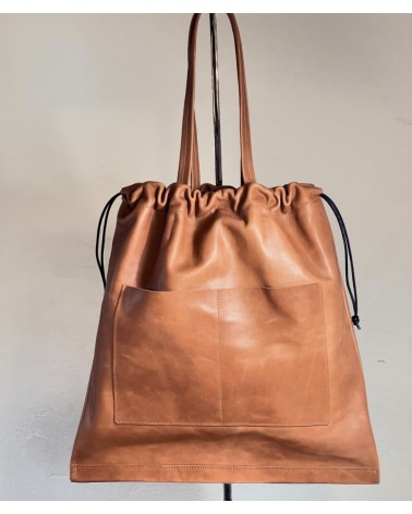 Bolso saco en piel natural